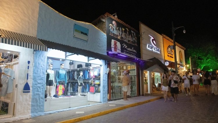 Pipa by Night